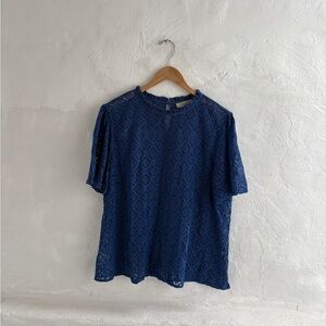Cotton blend LOFT blue diamond lace crochet blouse